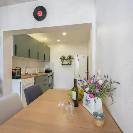 Fontana * Baška Voda