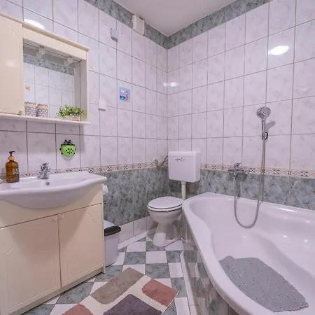 Fontana * Baška Voda