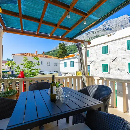 Appartamento Fontana Baška Voda